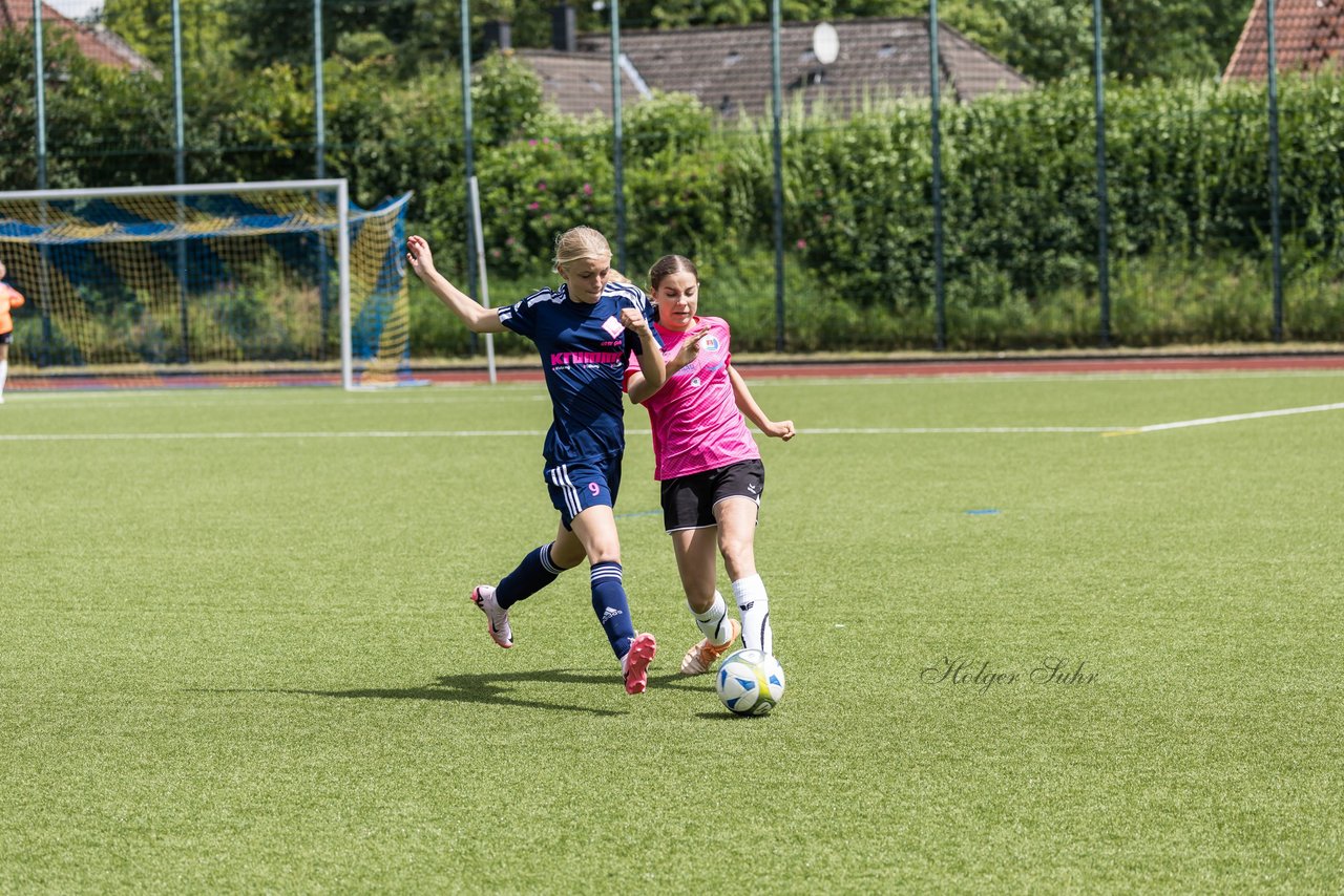 Bild 261 - wCJ Osterroenfelder TSV - VfL Pinneberg : Ergebnis: 0:15